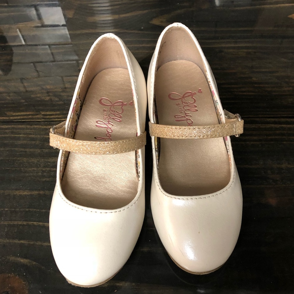 Champagne/Gold girls dress shoes 9T